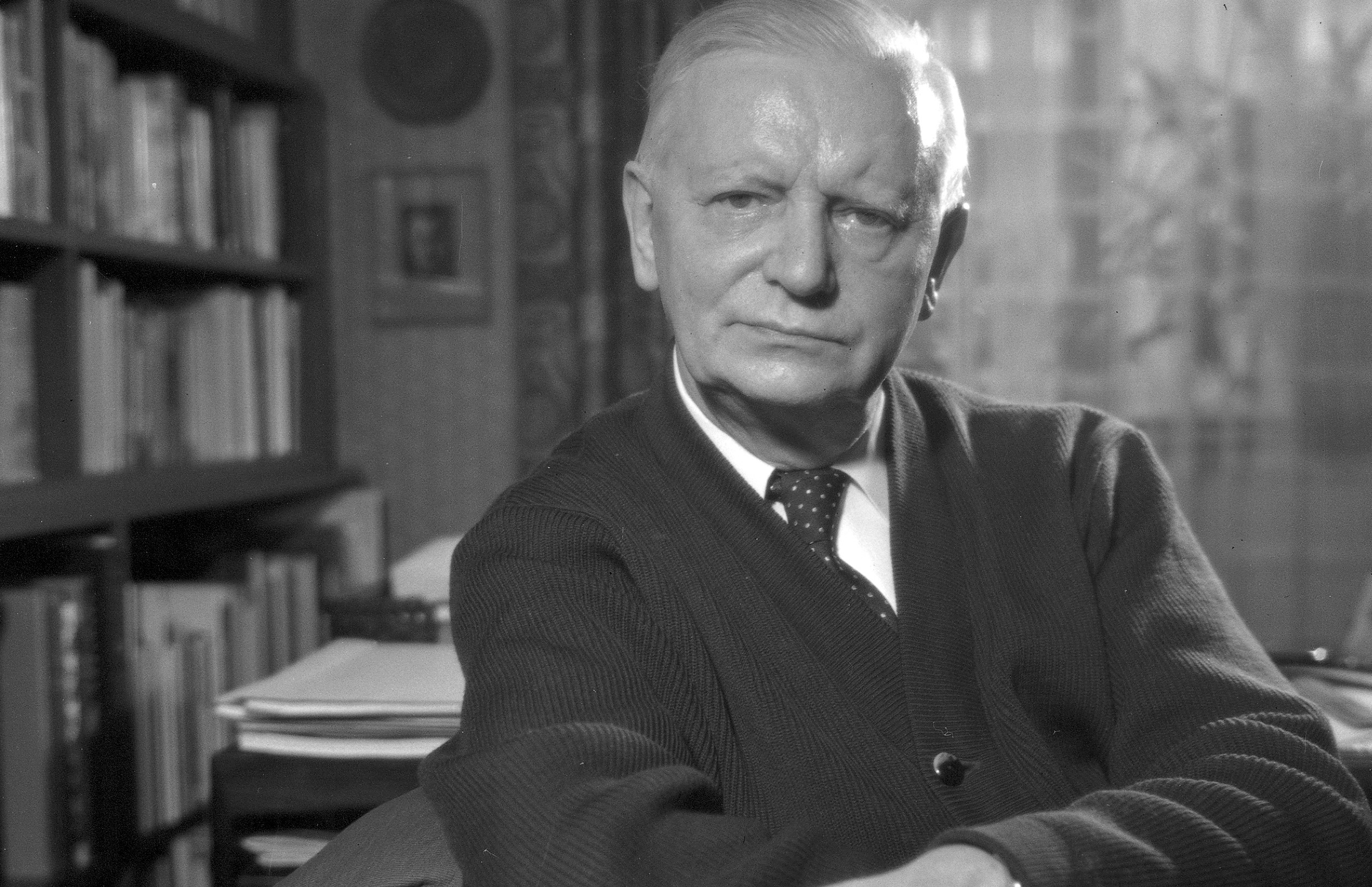 A piece of Dreyer Carlthdreyer