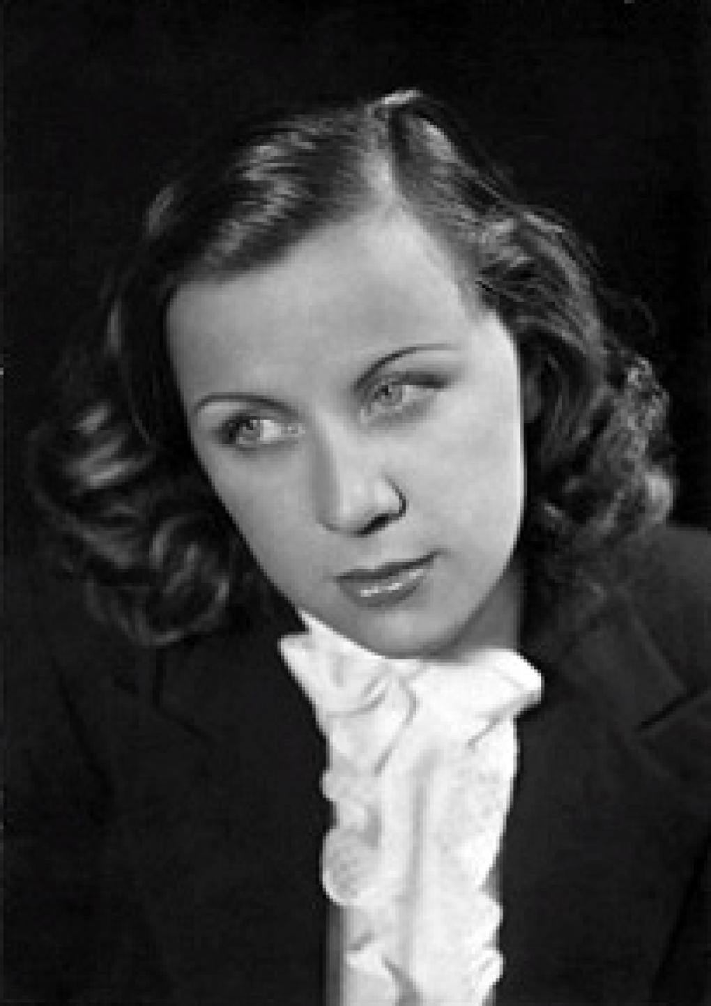 Lis Fribert (1914-1968). Foto: Studio Chadel. Formentlig taget i Paris i 1939.